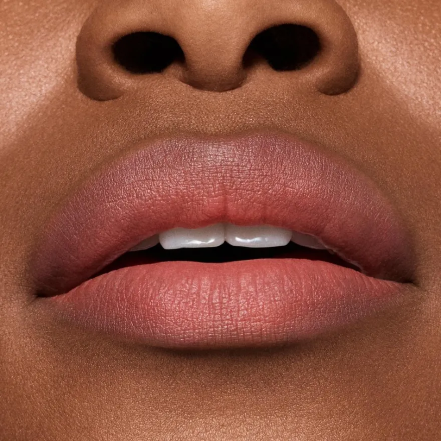 MAC Cosmetics Powder Kiss Hazy Matte Lipstick -huulipuna 3,5 g