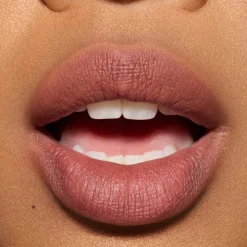 MAC Cosmetics Powder Kiss Hazy Matte Lipstick -huulipuna 3,5 g