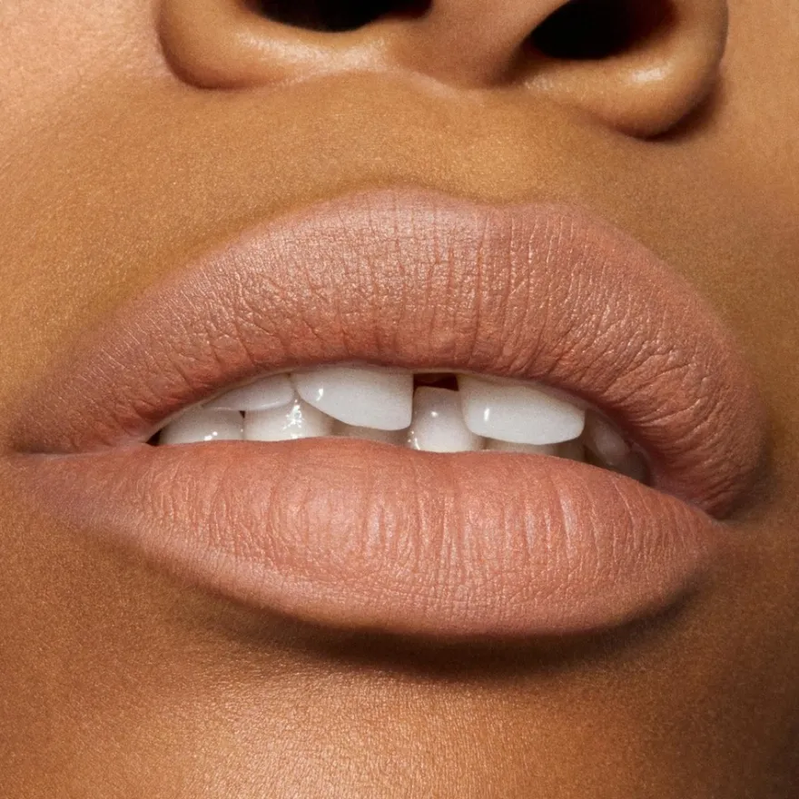 MAC Cosmetics Powder Kiss Hazy Matte Lipstick -huulipuna 3,5 g