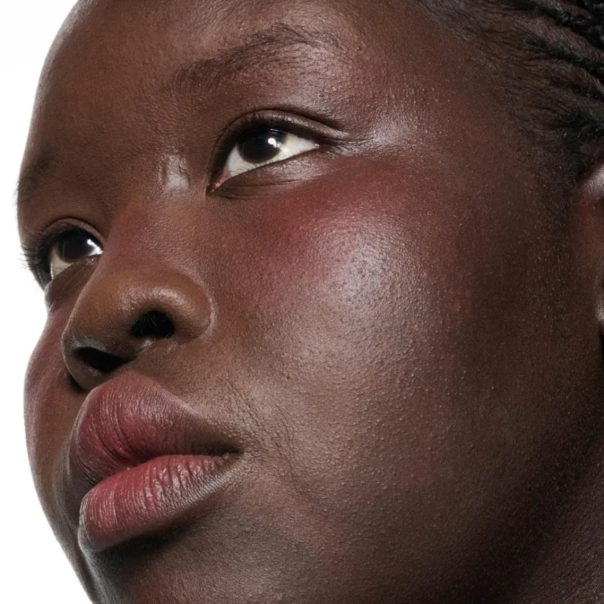 MAC Cosmetics Powder Kiss Lip + Cheek Mousse -nestemäinen huulipuna 5 ml