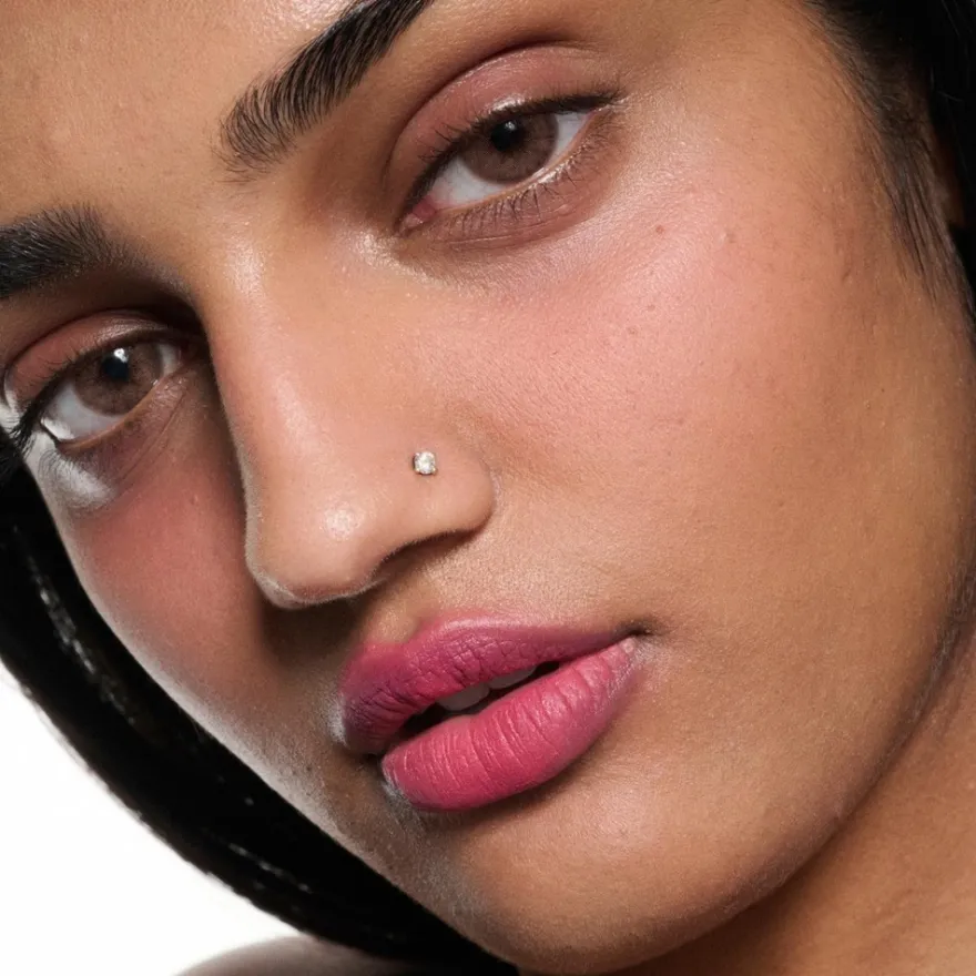 MAC Cosmetics Powder Kiss Lip + Cheek Mousse -nestemäinen huulipuna 5 ml