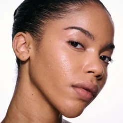 MAC Cosmetics Skinfinish Lightstruck Liquid Highlighter -korostusväri 15 ml