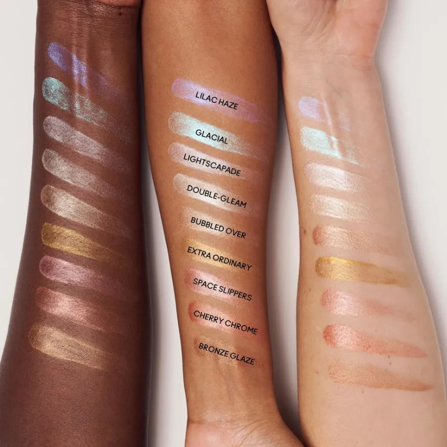 MAC Cosmetics Skinfinish Lightstruck Liquid Highlighter -korostusväri 15 ml