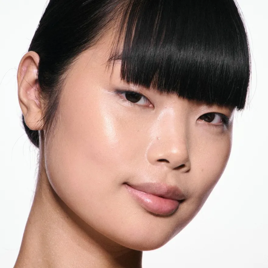 MAC Cosmetics Skinfinish Lightstruck Liquid Highlighter -korostusväri 15 ml