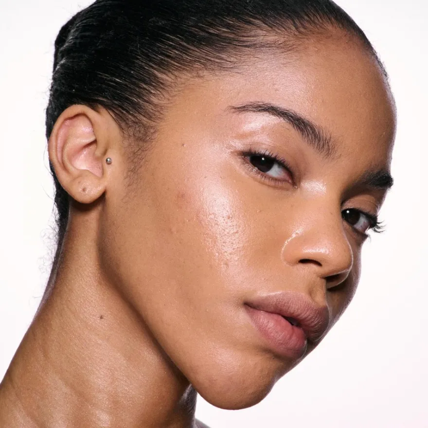MAC Cosmetics Skinfinish Lightstruck Liquid Highlighter -korostusväri 15 ml