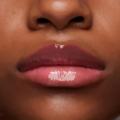 MAC Cosmetics Squirt Plumping Lipgloss Stick -huulikiilto 2,3 g