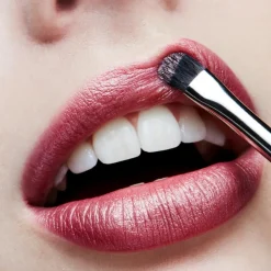 MAC Frost Lipstick huulipuna 3 g
