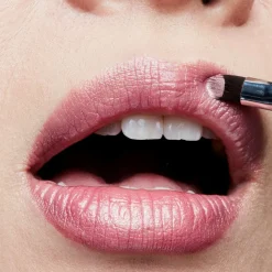 MAC Frost Lipstick huulipuna 3 g