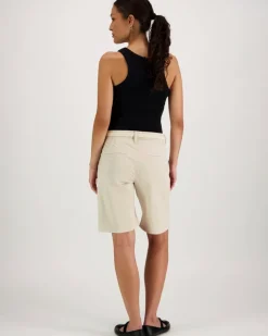 MAC Jeans chino shortsit vyöllä