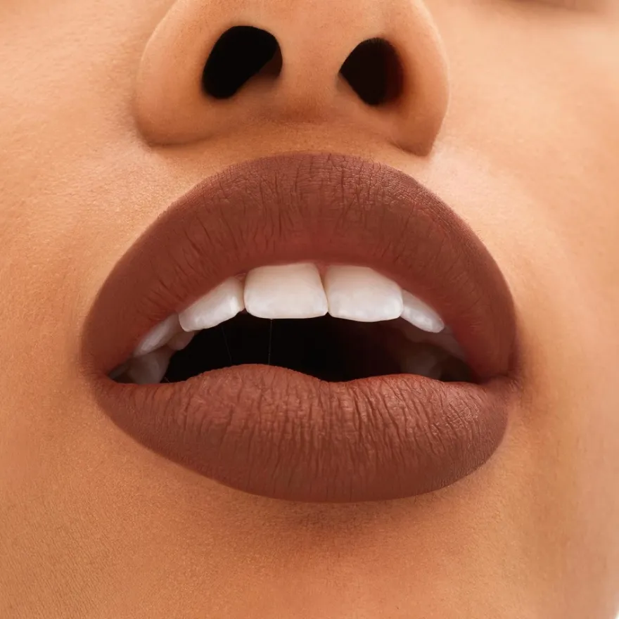 MAC Locked Kiss 24Hr Lipstick huulipuna 1,8 g