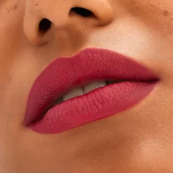 MAC Locked Kiss 24Hr Lipstick huulipuna 1,8 g