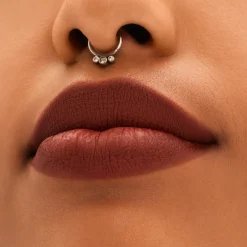 MAC Locked Kiss 24Hr Lipstick huulipuna 1,8 g