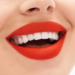 MAC Locked Kiss 24Hr Lipstick huulipuna 1,8 g