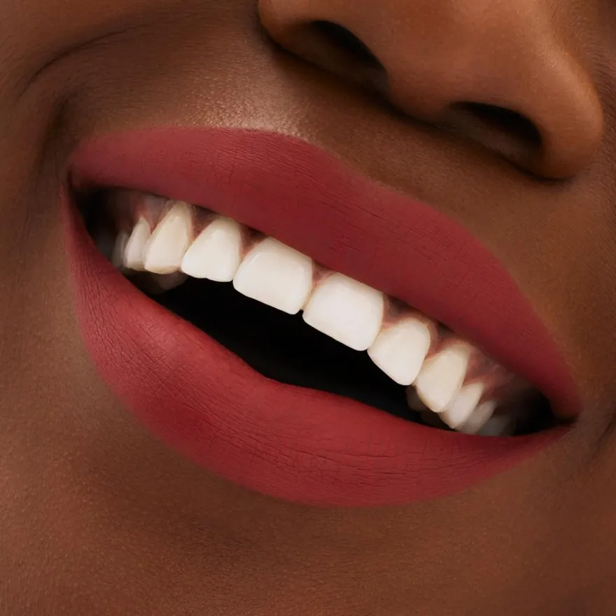 MAC Locked Kiss 24Hr Lipstick huulipuna 1,8 g