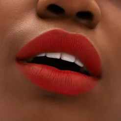 MAC Locked Kiss 24Hr Lipstick huulipuna 1,8 g