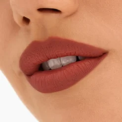 MAC Locked Kiss 24Hr Lipstick huulipuna 1,8 g