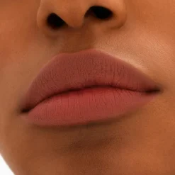 MAC Locked Kiss 24Hr Lipstick huulipuna 1,8 g