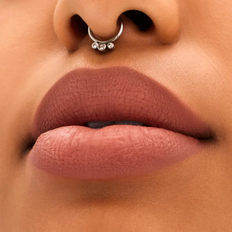 MAC Locked Kiss 24Hr Lipstick huulipuna 1,8 g