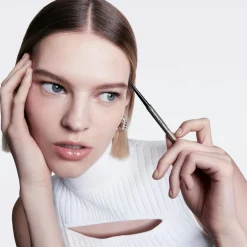 MAC Pro Brow Definer Brow Pencil kulmakynä 0,03 g
