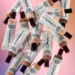 MAC Strobe dewy skin tint sävyttävä kosteusvoide 30 ml