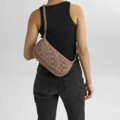 Markberg Mini Muse suede weave olkalaukku
