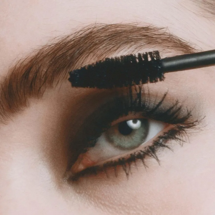 MÁDARA Come Closer Infinite Lash ripsiväri 6ml