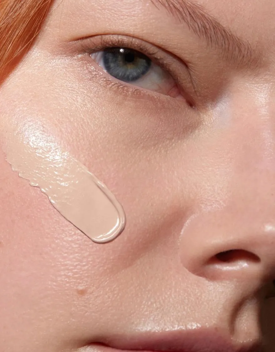 MÁDARA SKINONYM Puolimatta Peptidimeikkivoide 30ml