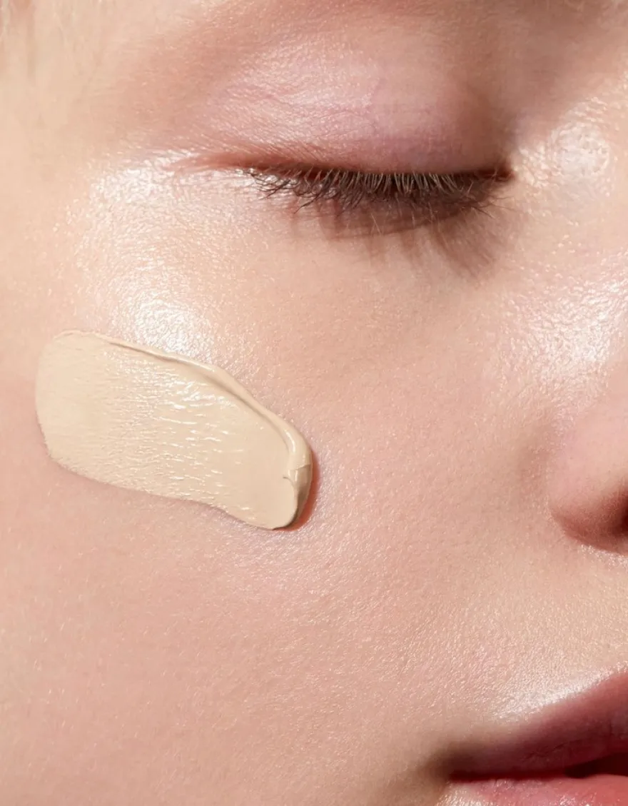 MÁDARA SKINONYM Puolimatta Peptidimeikkivoide 30ml