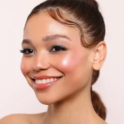 MOIRA Love Steady Shimmer Blush 002 So Lucky poskipuna 5,8 g