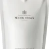 Molton Brown Coastal Cypress & Sea Fennel Fine Liquid Hand Wash Refill käsisaippuan täyttöpakkaus 400 ml