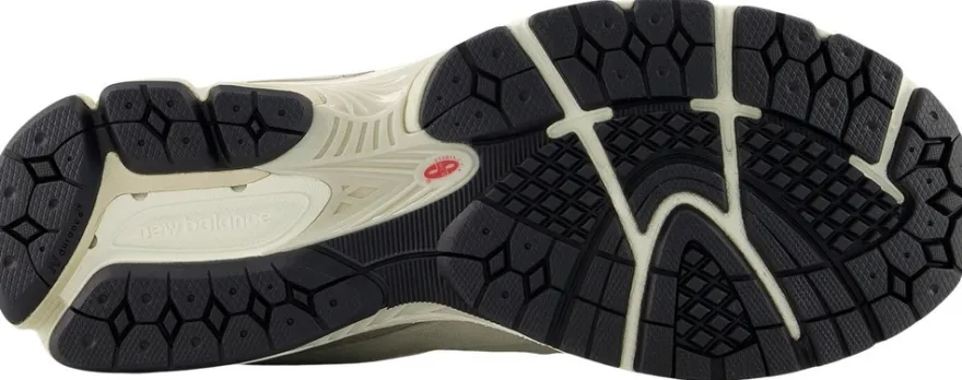 New Balance 2002R sneakerit
