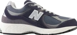 New Balance 2002R sneakerit