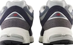 New Balance 2002R sneakerit