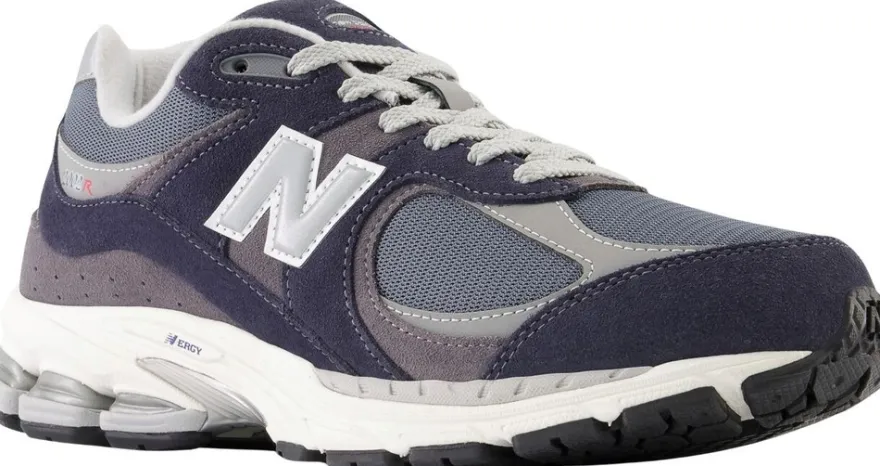 New Balance 2002R sneakerit