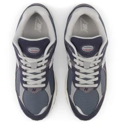 New Balance 2002R sneakerit