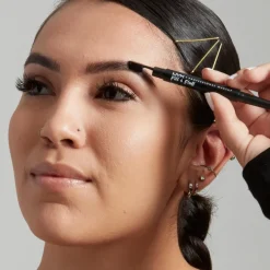 NYX Professional Makeup Fill & Fluff Eyebrow Pomade Pencil kulmakynä 0,2g