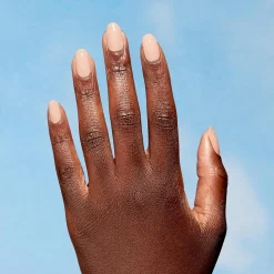 OPI Nature Strong Lacquer kynsilakka 15 ml