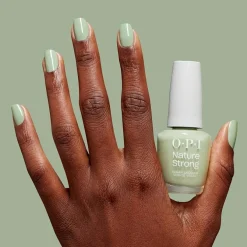 OPI Nature Strong Lacquer kynsilakka 15 ml