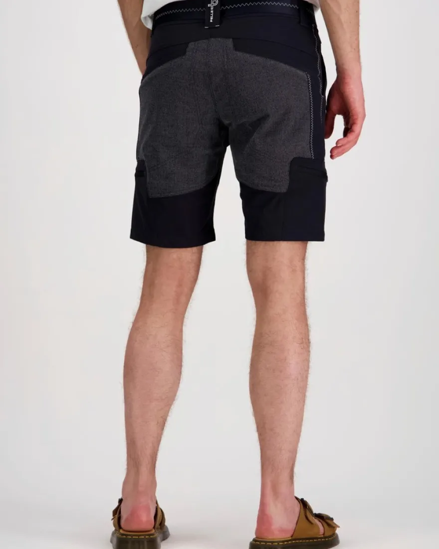 Pelle P 1200 shortsit vyöllä