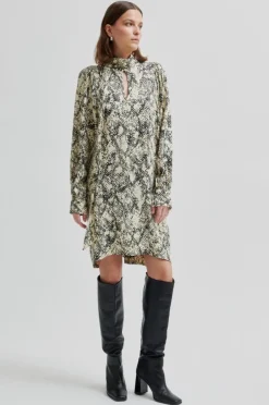 Second Female mekko