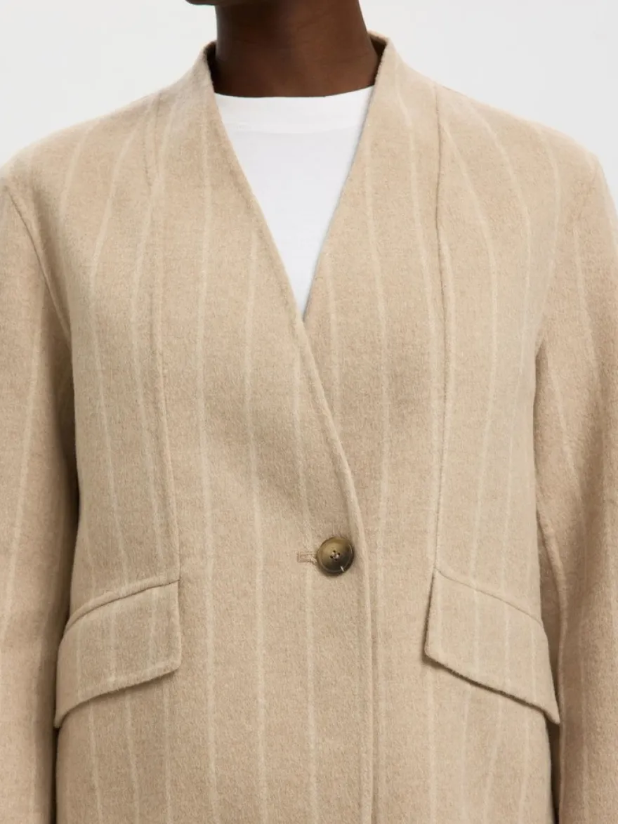 SELECTED Slfleighton jakku