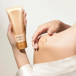 SENSAI Silky Bronze After Sun Glowing Cream hoitovoide auringonoton jälkeen 150 ml