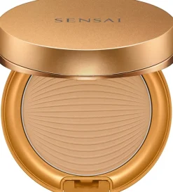 SENSAI Silky Bronze Veil Compact SPF 20 aurinkosuojapuuteri 8,5 g