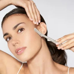 TWEEZERMAN Facial Razor 1pcs.
