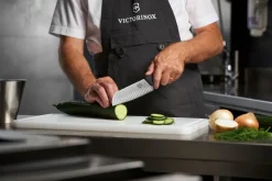 Victorinox Santoku 17 cm ovaalihiottu