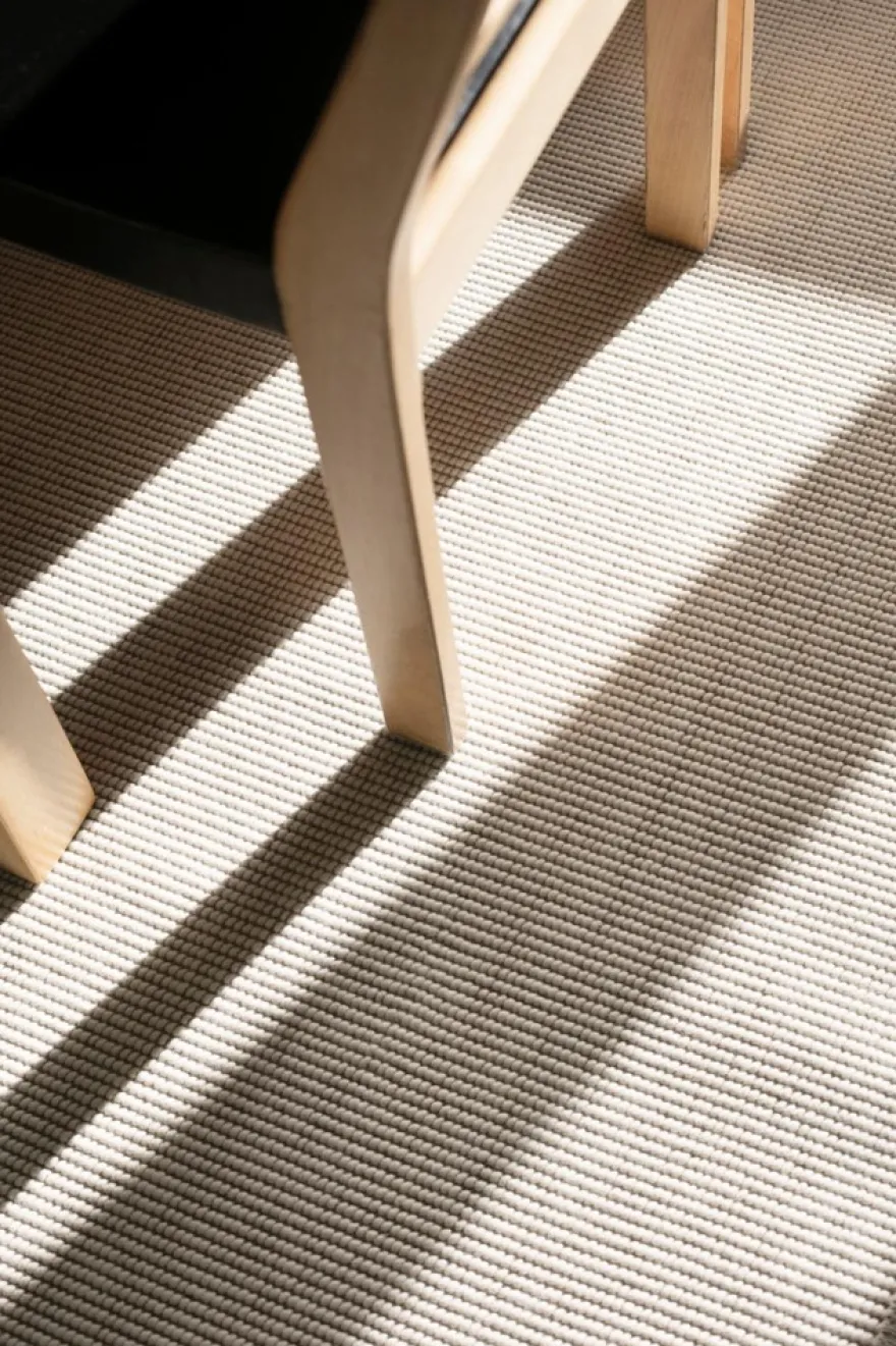 VM Carpet villa-paperinarumatto Esmeralda 71 valkoinen