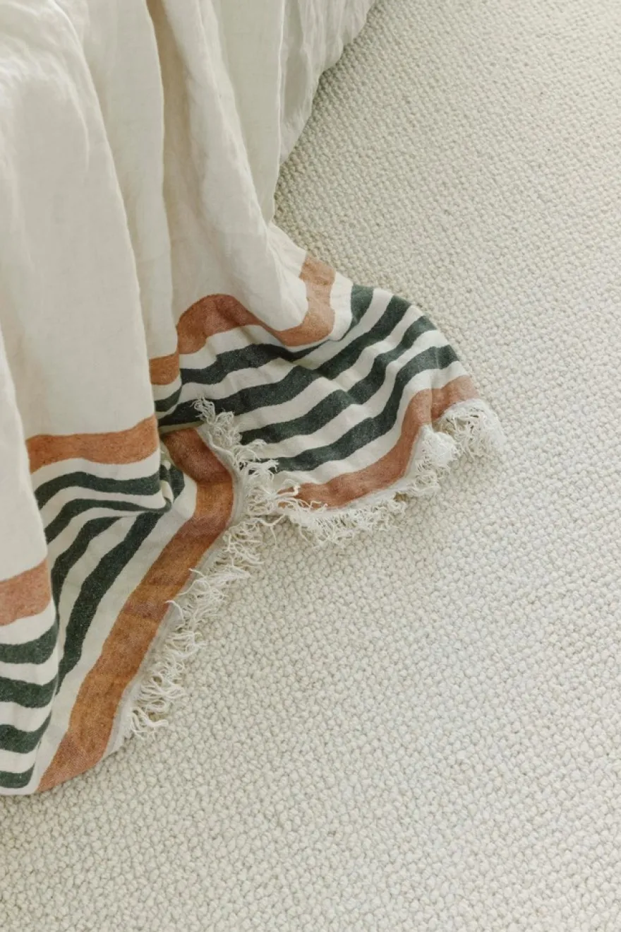 VM Carpet villa-paperinarumatto Hehku 69 valkoinen