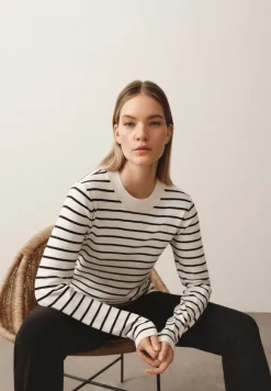 Å woman Astrid neule